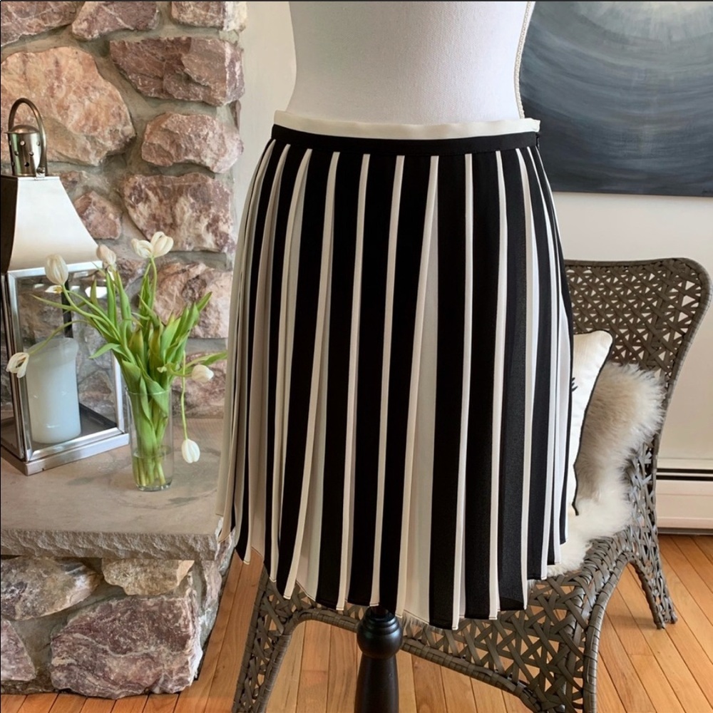 VINCE CAMUTO Pleated Skirt | White/Black | 10 NWOT - Picture 5 of 8
